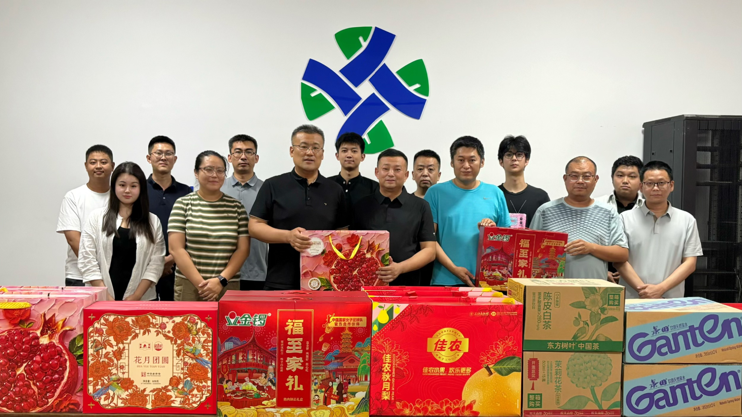 项目慰问照片(1).jpg 项目慰问照片(1).jpg